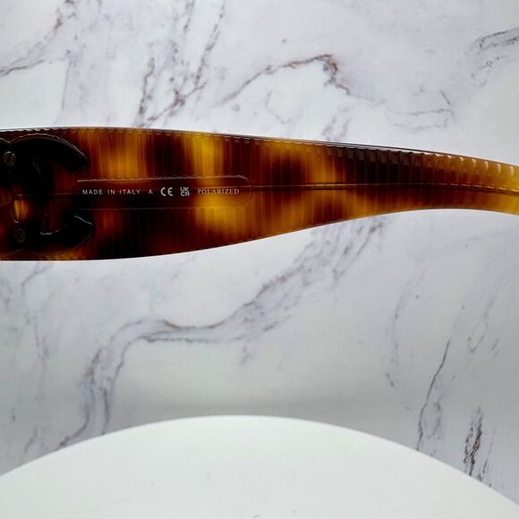 New CHANEL Sunglasses - Picture 8 of 16